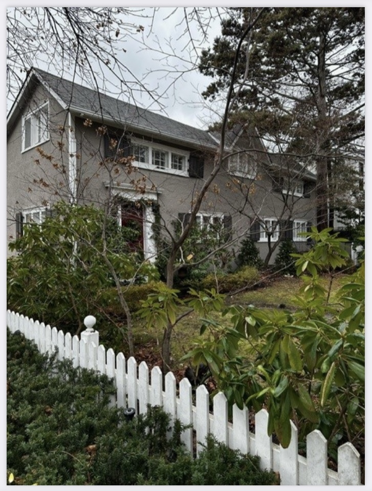 G.K. Chisholm House - 64 Navy Street